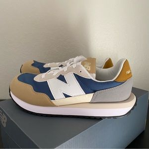 New Balance sneakers size 6 New with Box